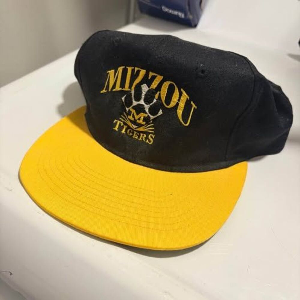 VTG 90’s RARE Mizzou Tigers SnapBack Collegiate hat